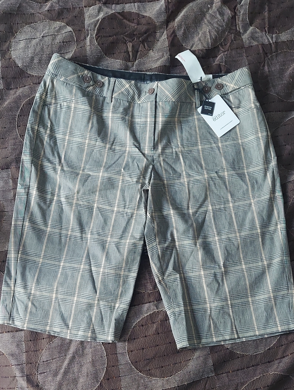 NWT Express Plaid Women’s Bermuda Shorts. Size 10